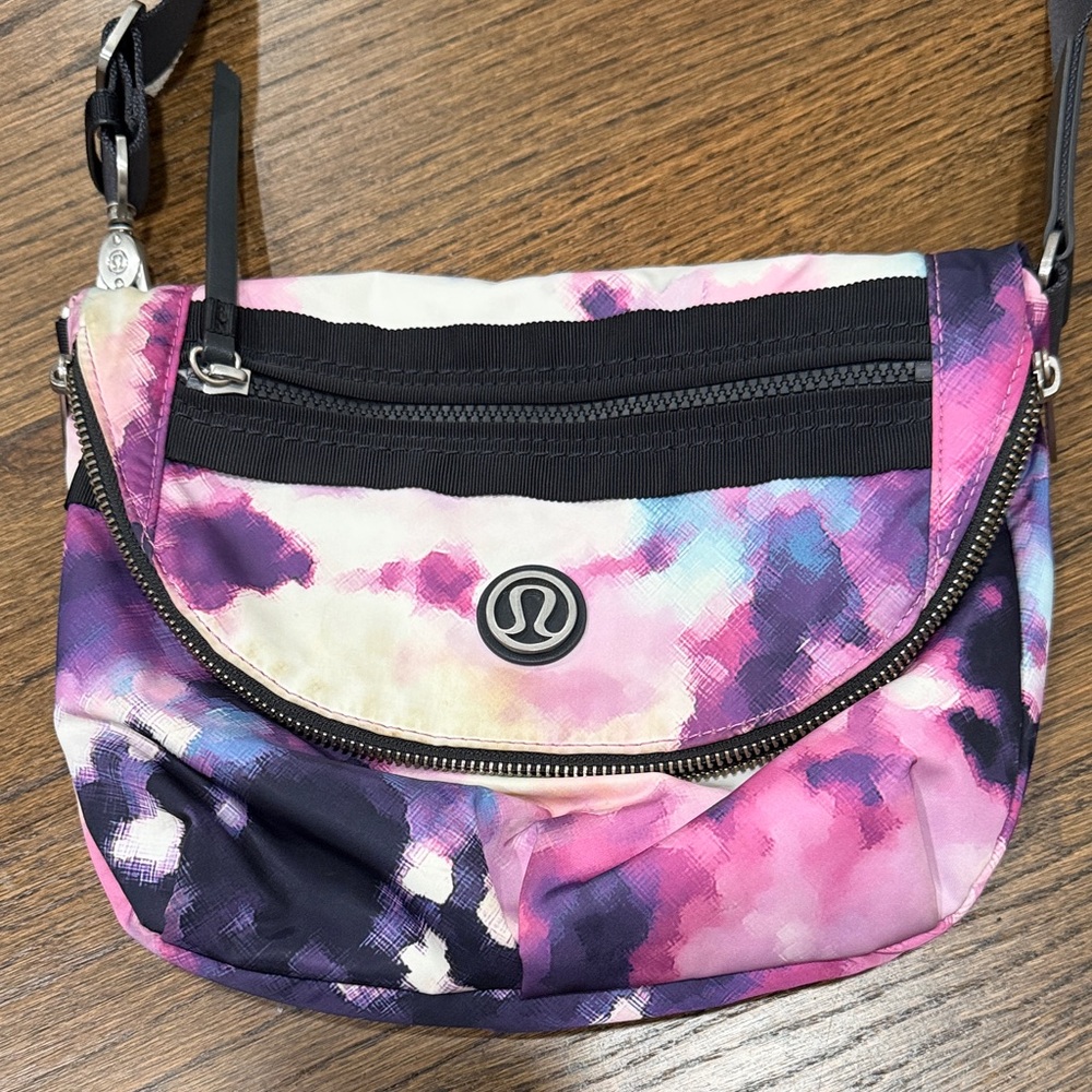 lululemon athletica Pink Purple Watercolor Crossbody Bag - Picture 2 of 4